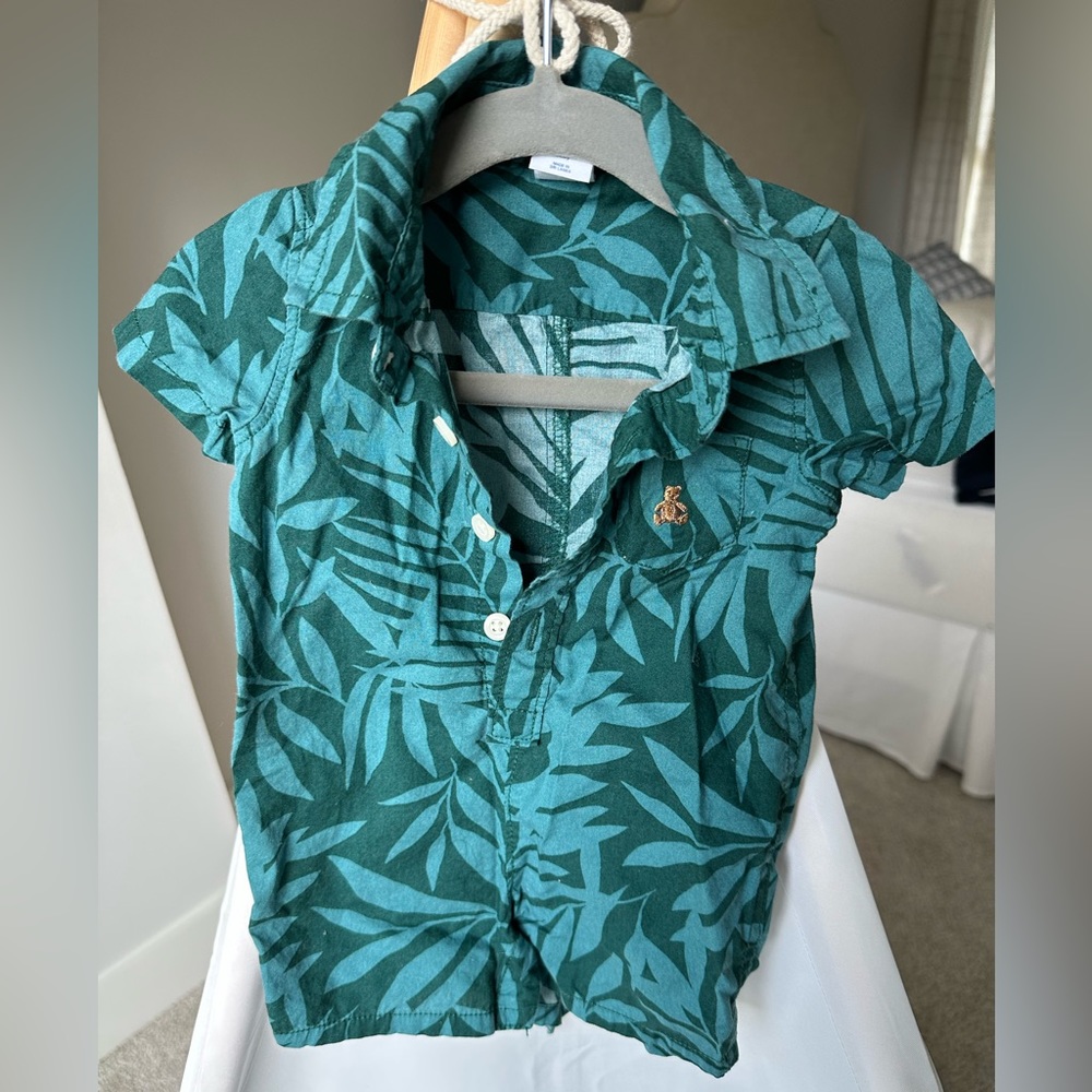 BABY GAP boys button down romper